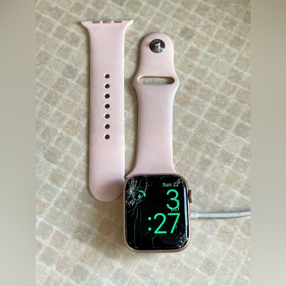 Apple Watch Series SE 44 mm rose gold - Picture 5 of 5